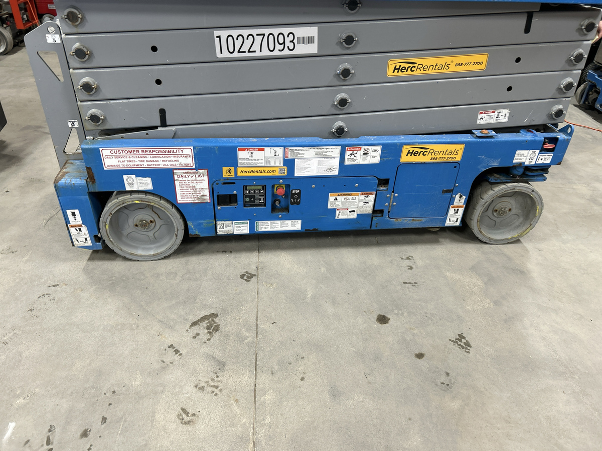 2017 Genie GS-3232-6