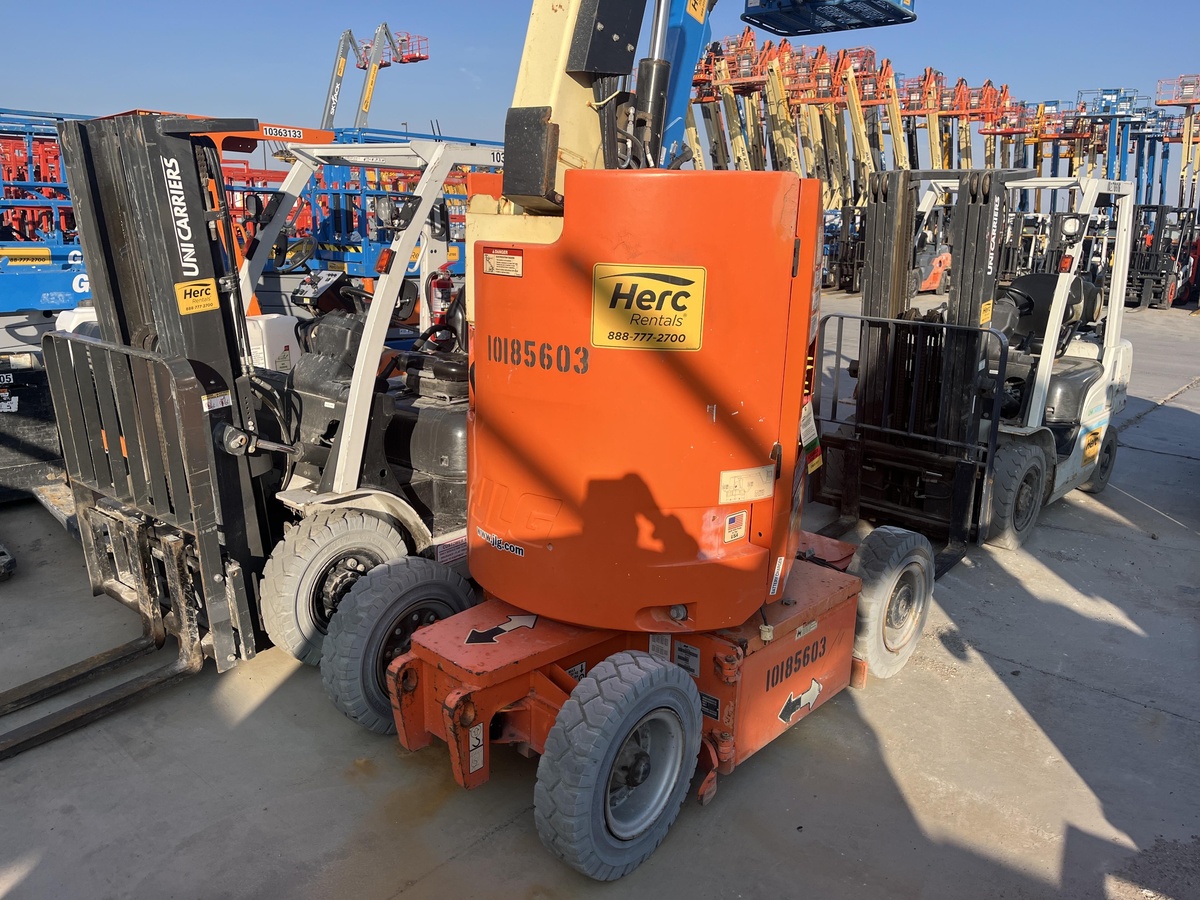 2016 JLG E300AJP-2
