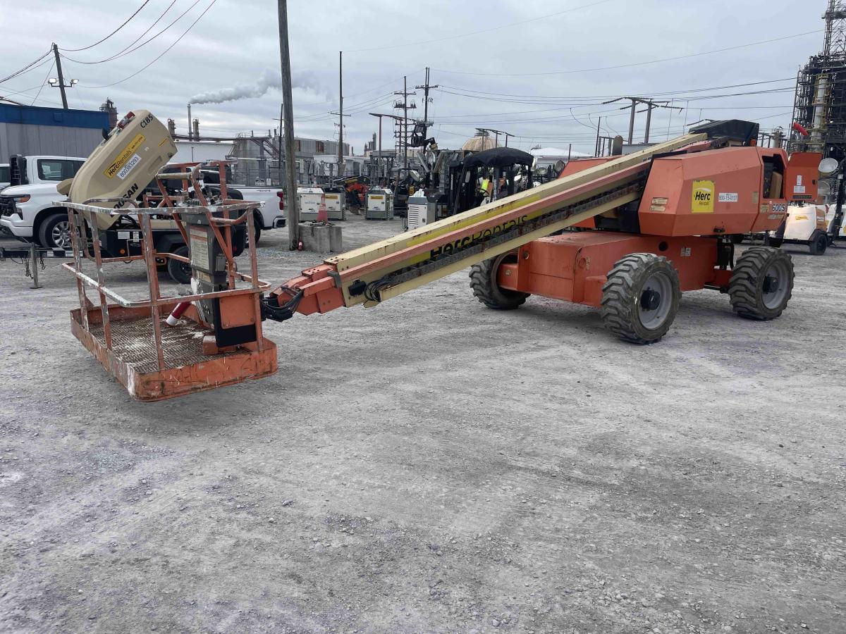 2017 JLG 600S