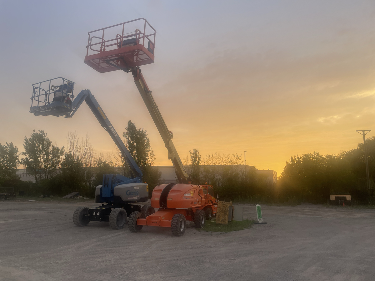 2019 JLG 400S