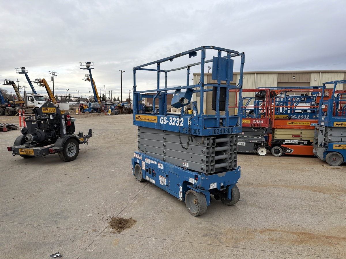 2018 Genie GS-3232