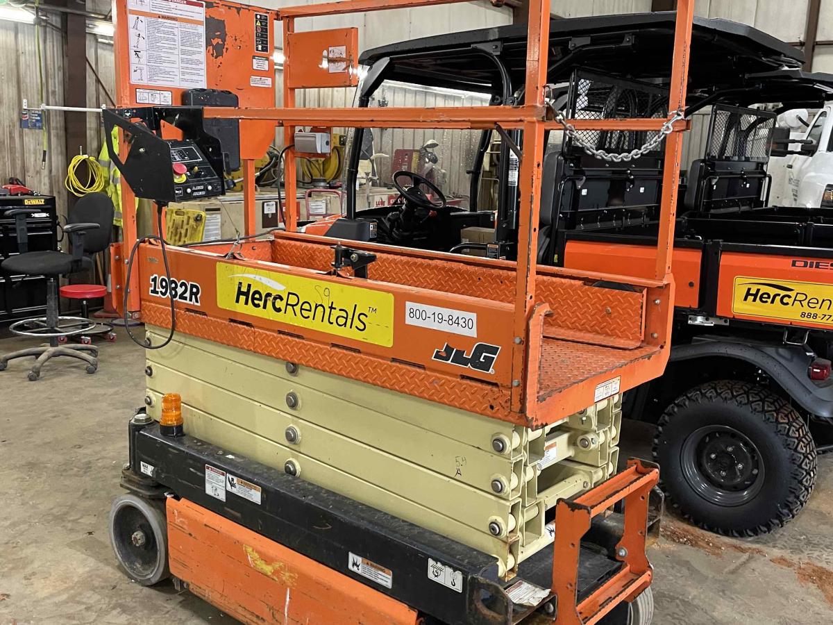 2018 JLG 1932R