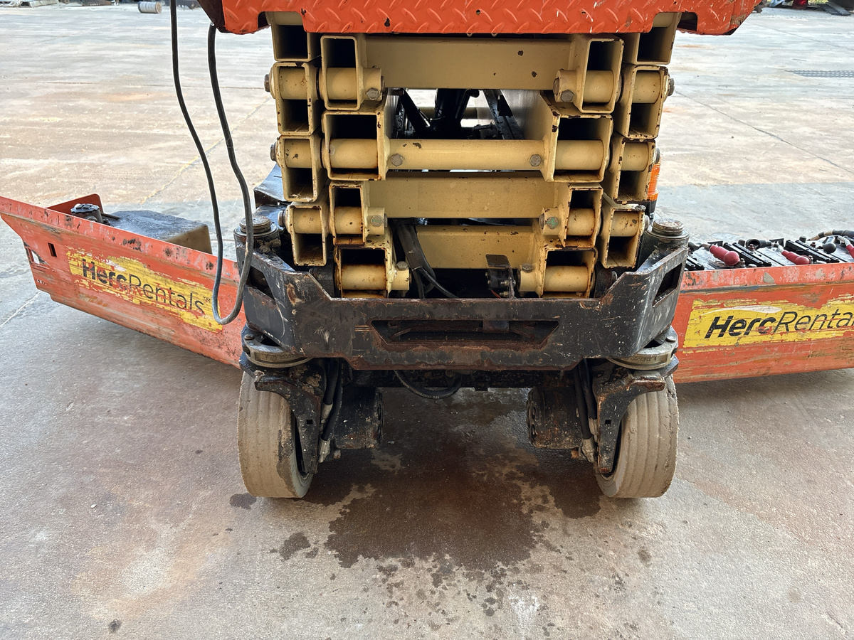 2018 JLG 1932R-11