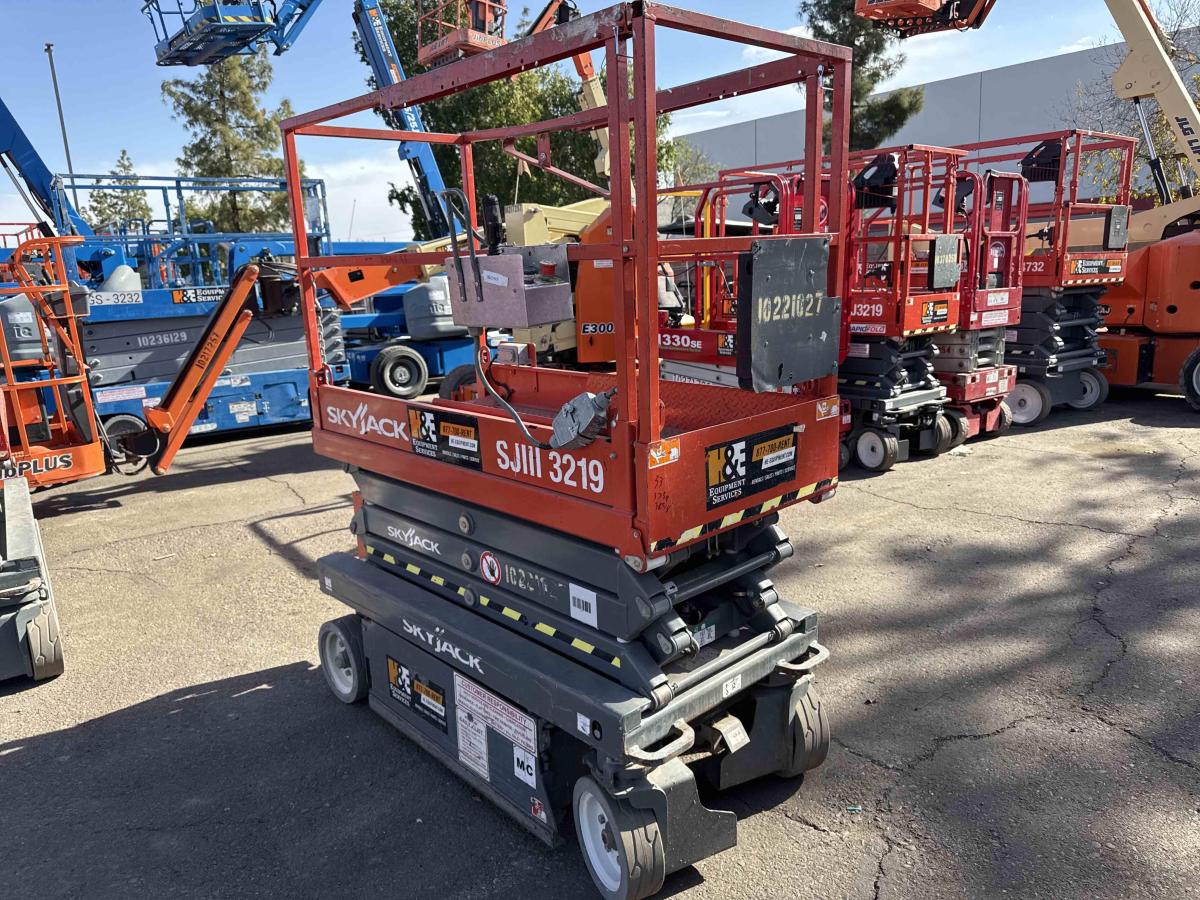 2017 Skyjack SJ3219