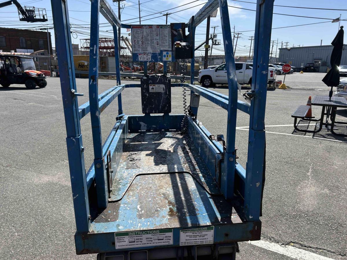 2018 Genie GS-1930
