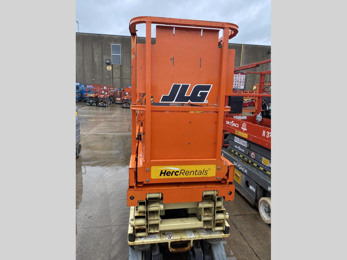 2017 JLG 1930ES