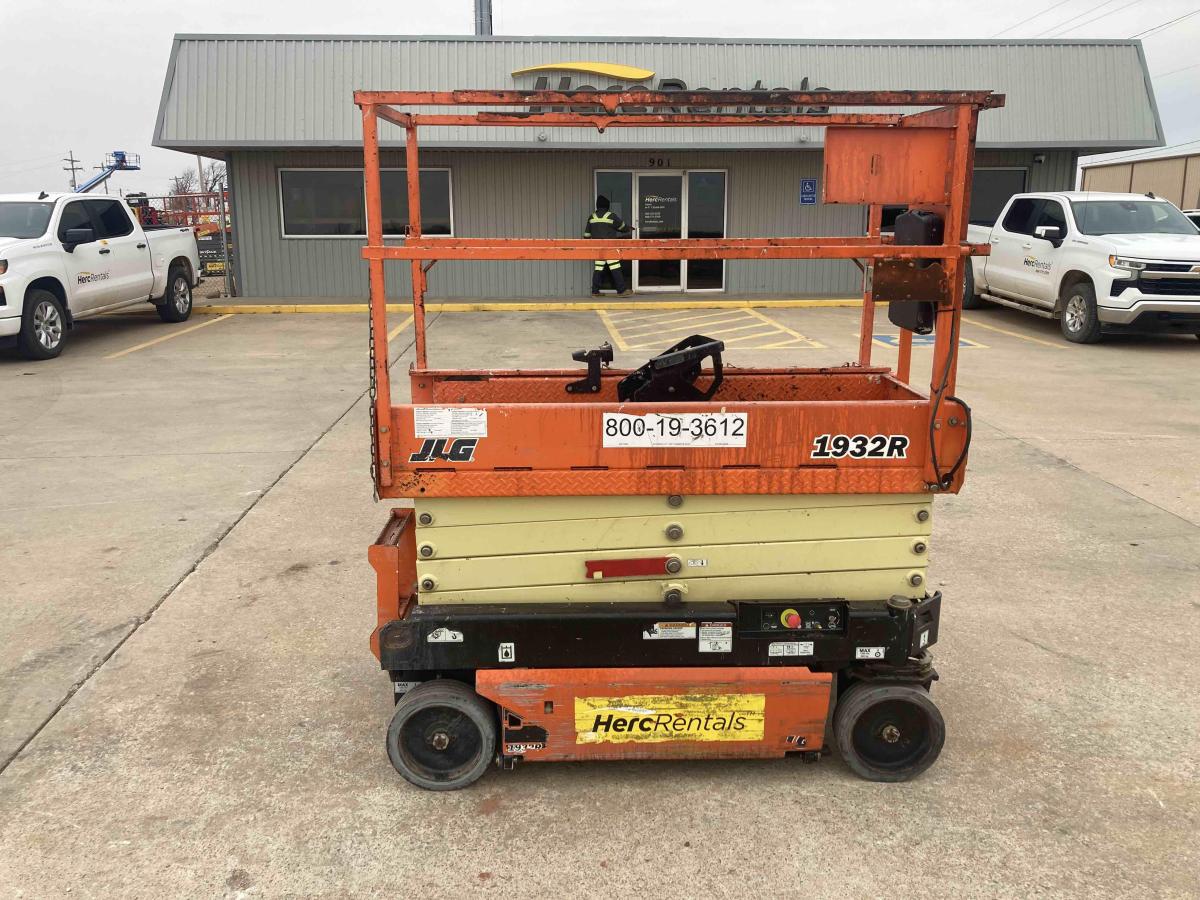 2018 JLG 1932R