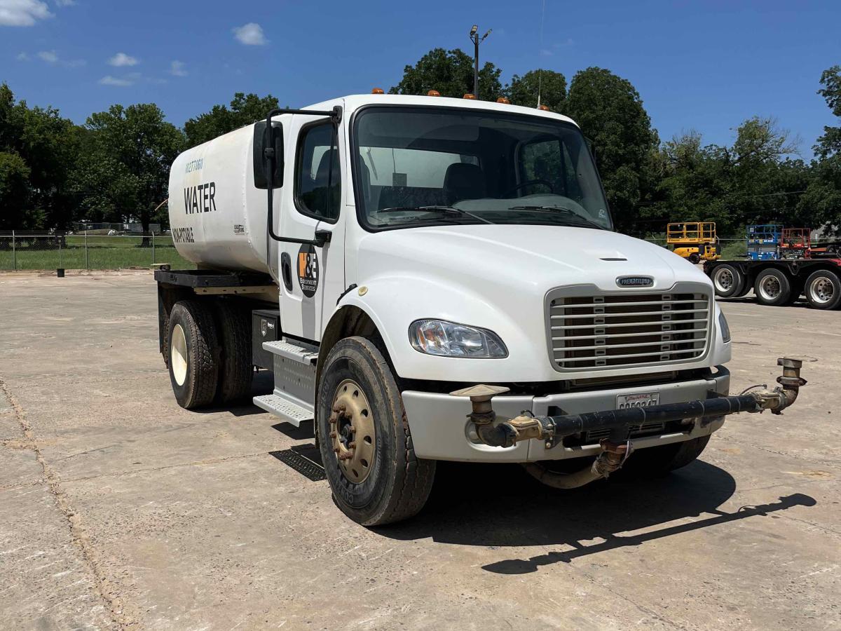 2019 Freightliner M2106-6