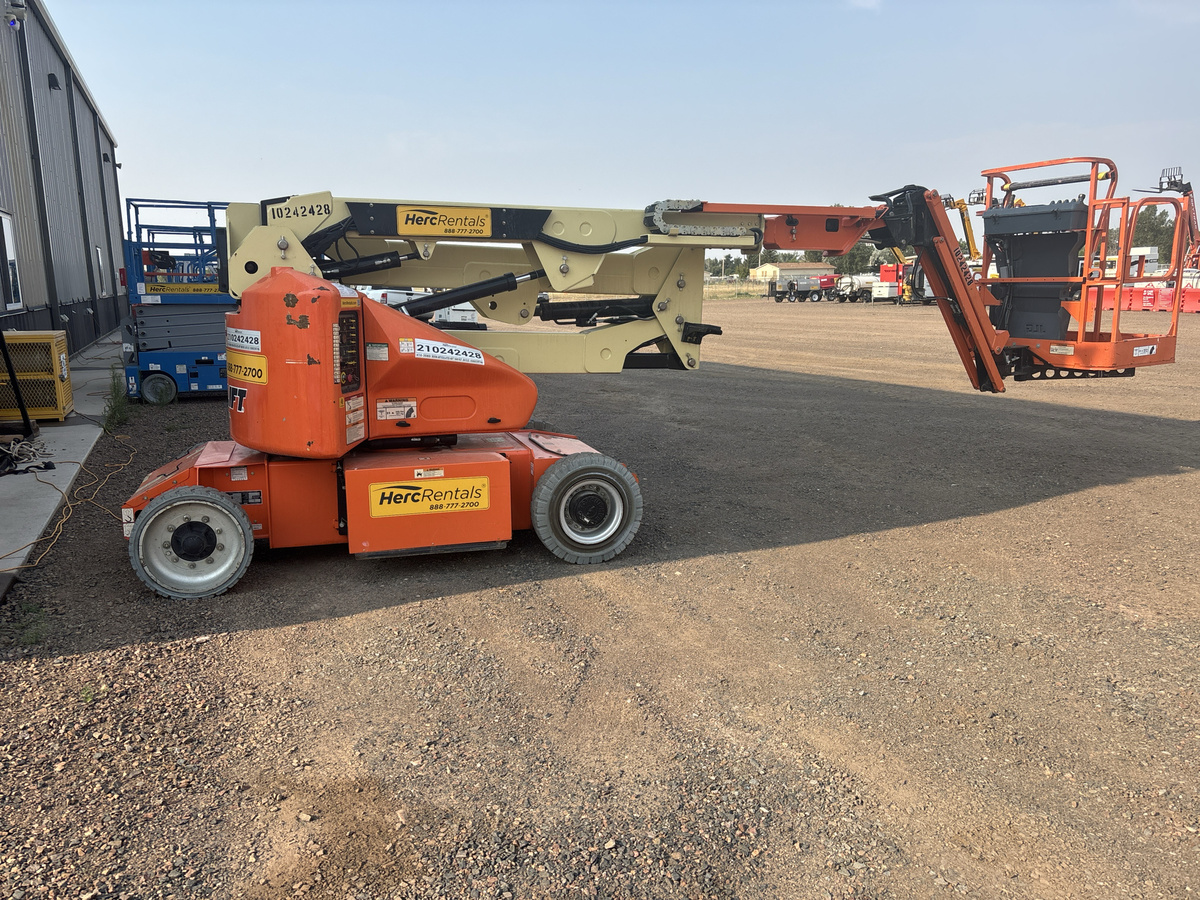 2018 JLG E400AJPN