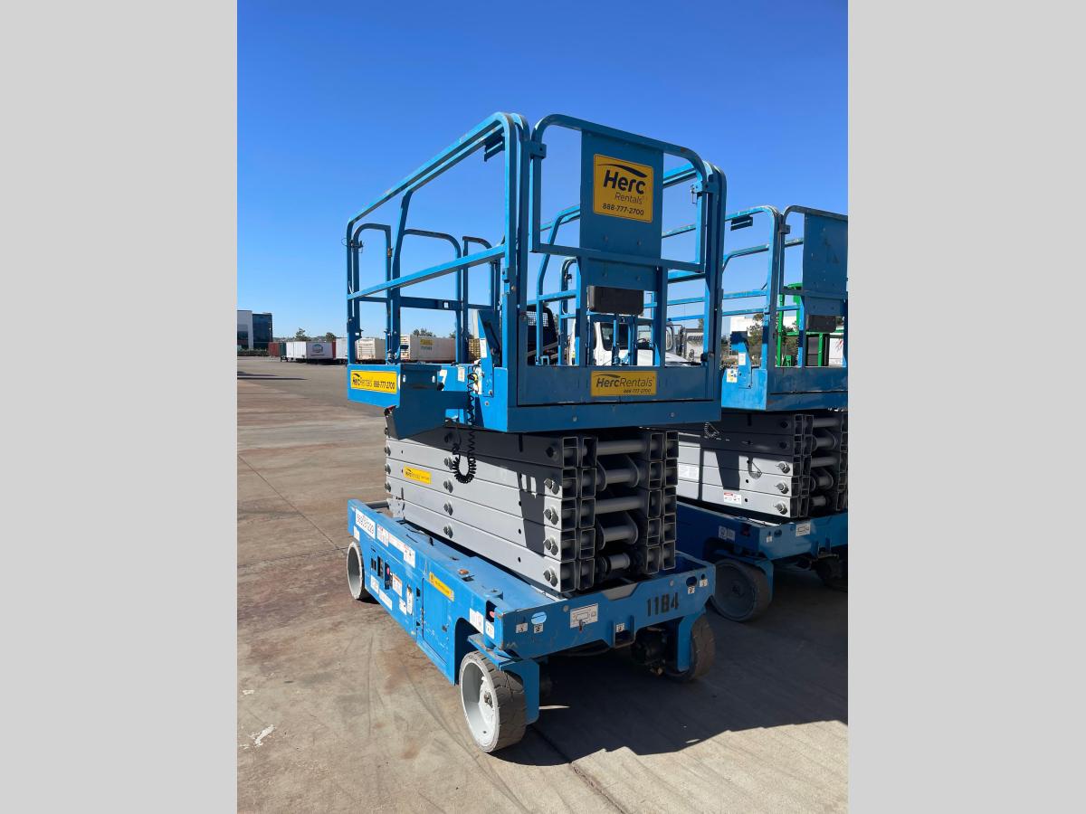 2018 Genie GS-4047