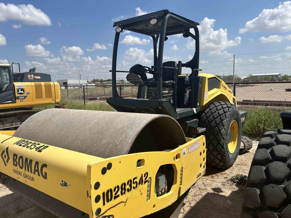 2019 BOMAG BW211D-5