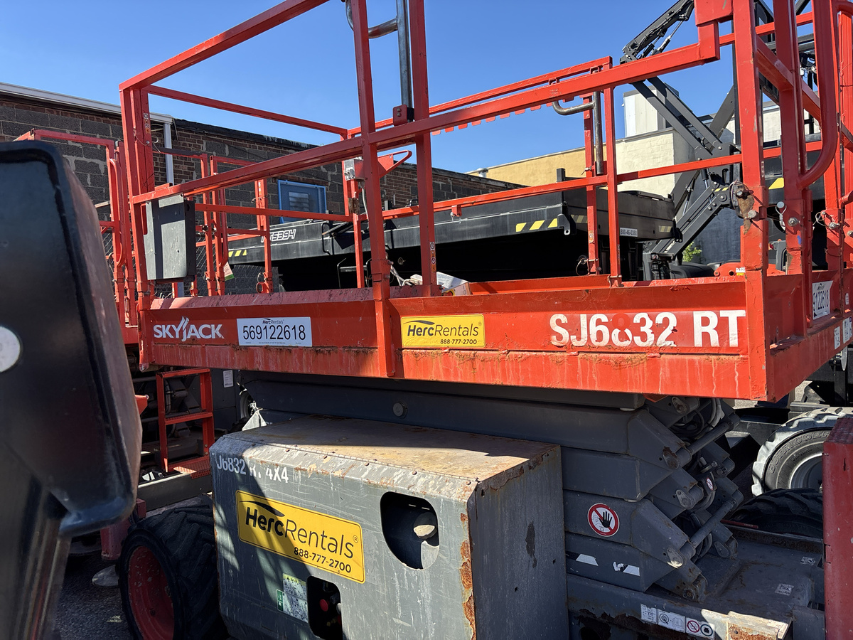 2019 Skyjack SJ-6832RT-5