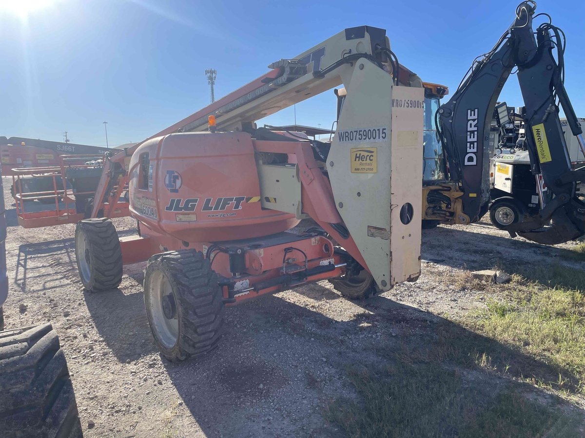 2017 JLG 600AJ-3
