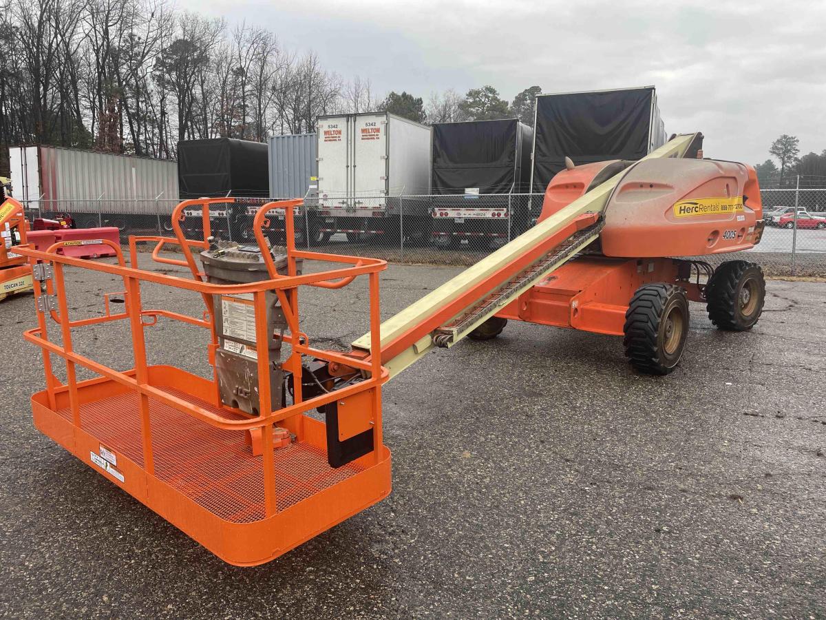 2013 JLG 400S