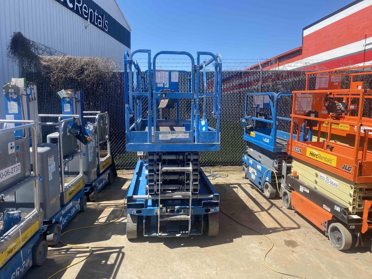 2015 Genie GS-3246