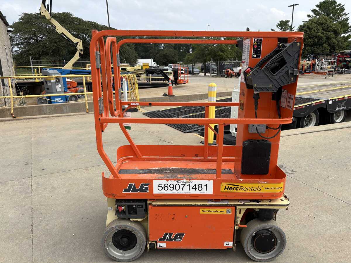 2015 JLG 1230ES-3