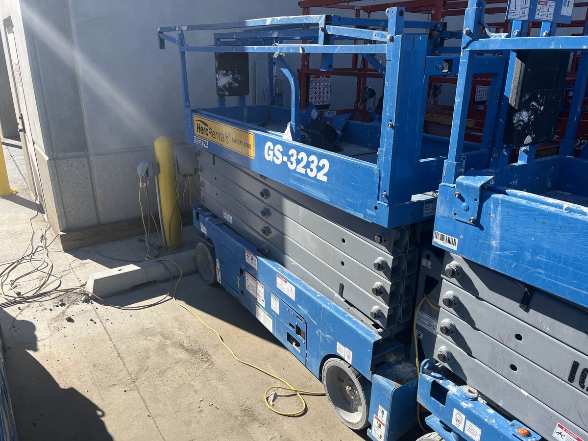 2018 Genie GS-3232-2