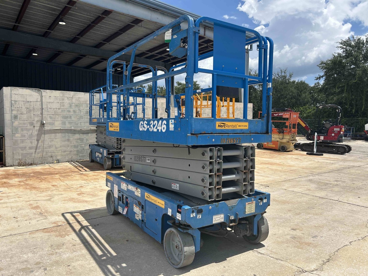 2017 Genie GS-3246-2