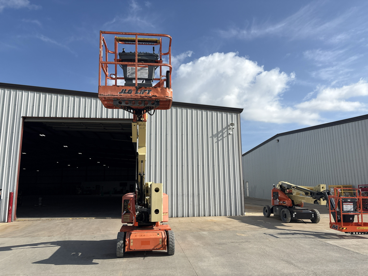 2018 JLG E400AJPN-11