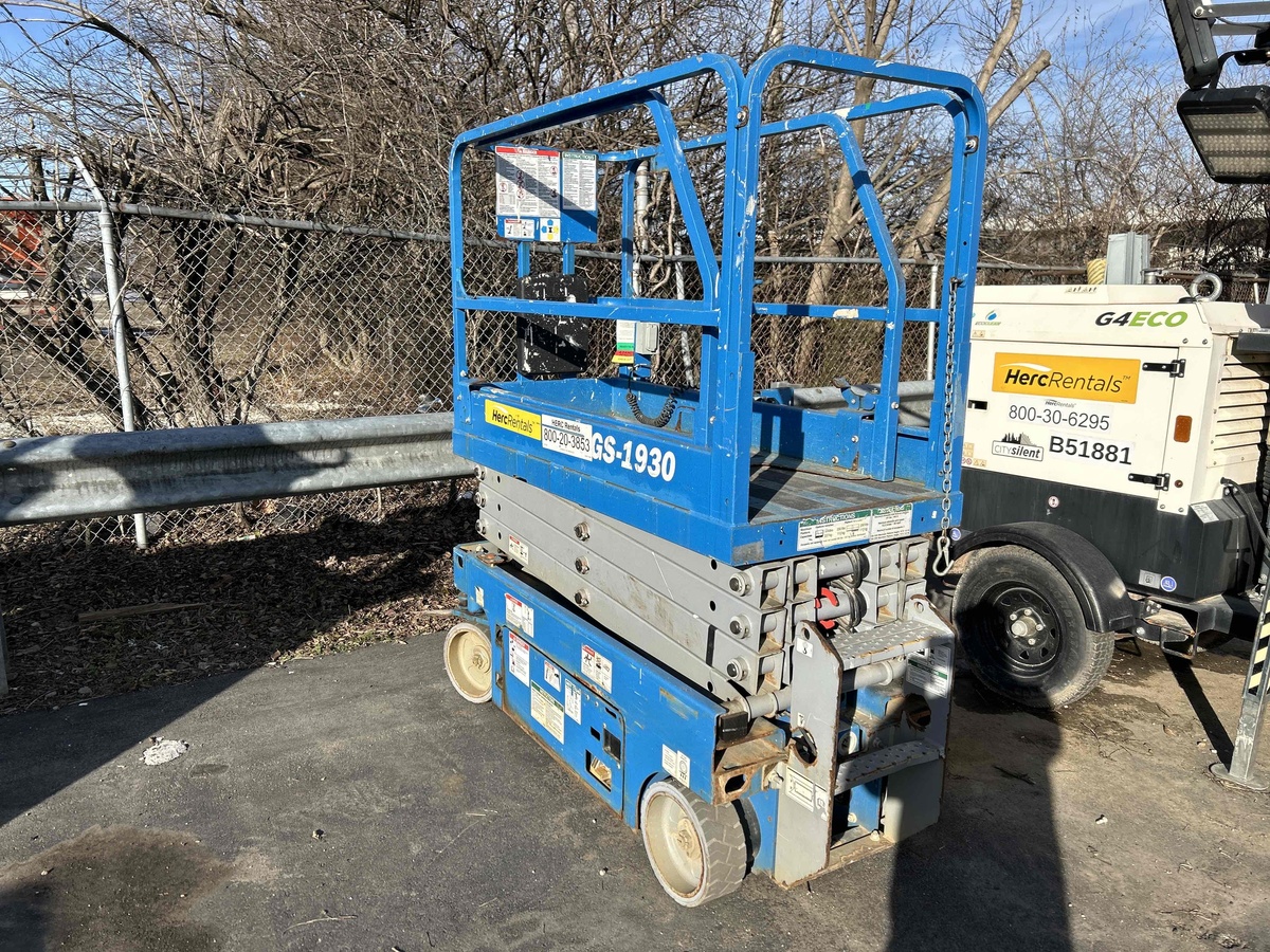 2018 Genie GS-1930