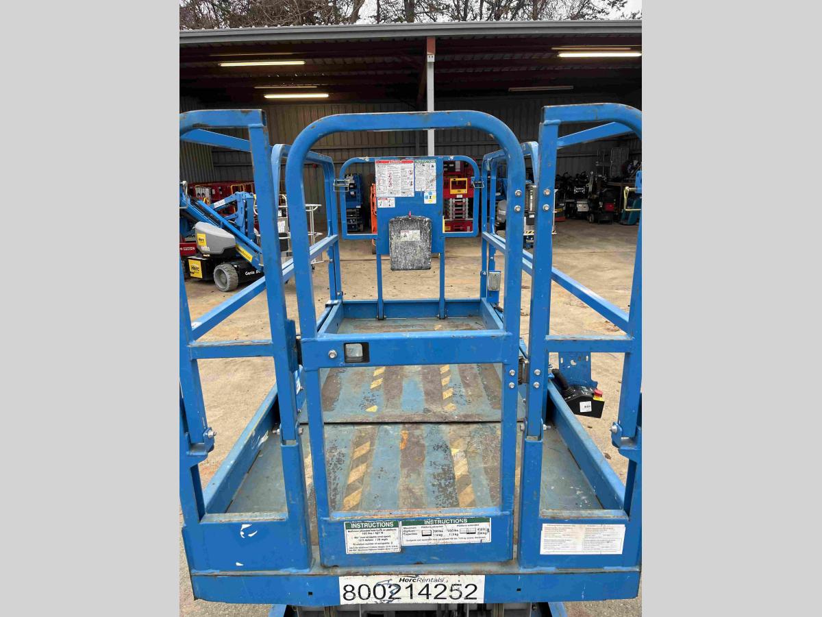 2018 Genie GS-3246