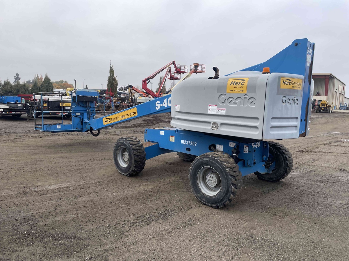 2018 Genie S-40