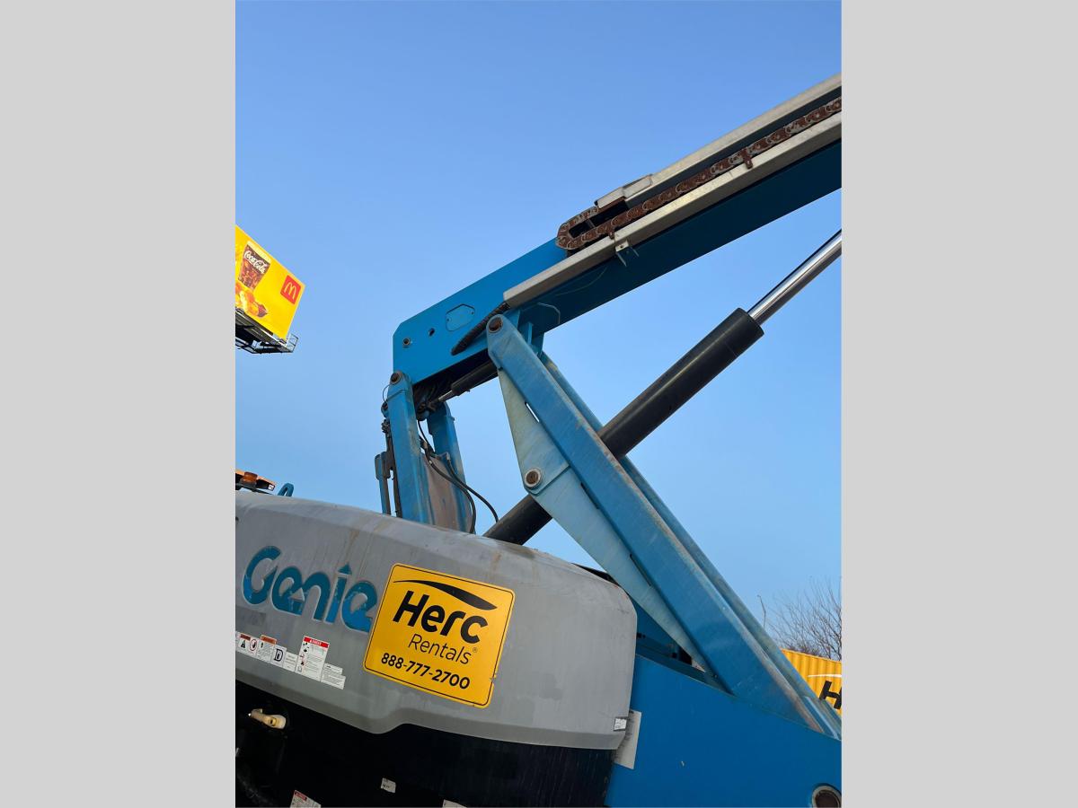 2019 Genie S-85