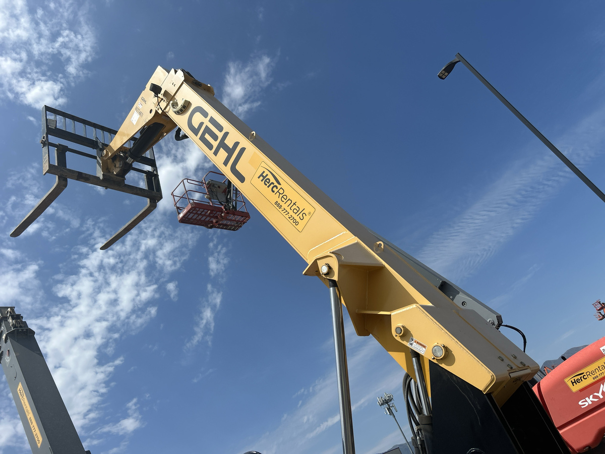 2019 Gehl RS8-42-17