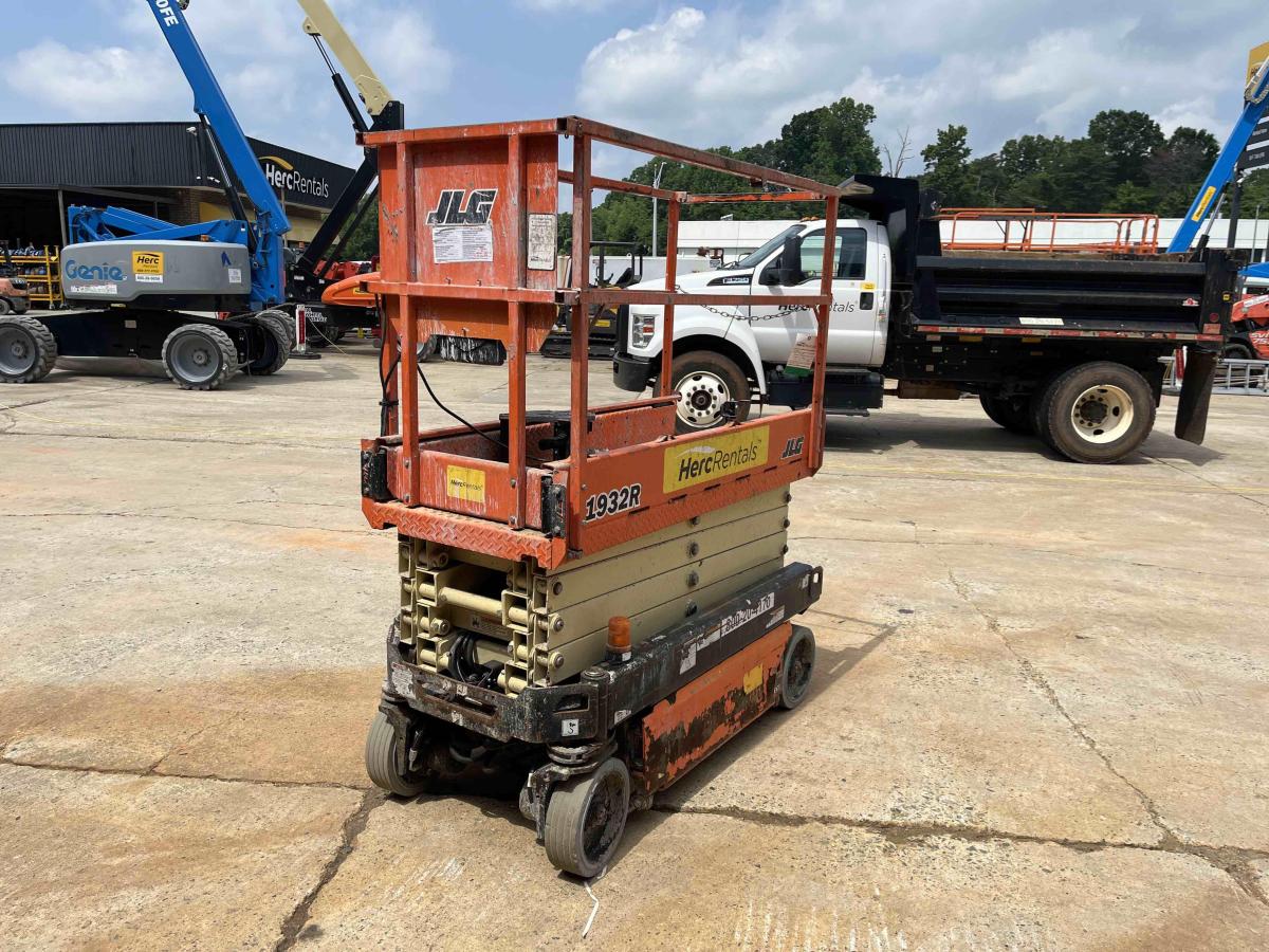 2018 JLG 1932R