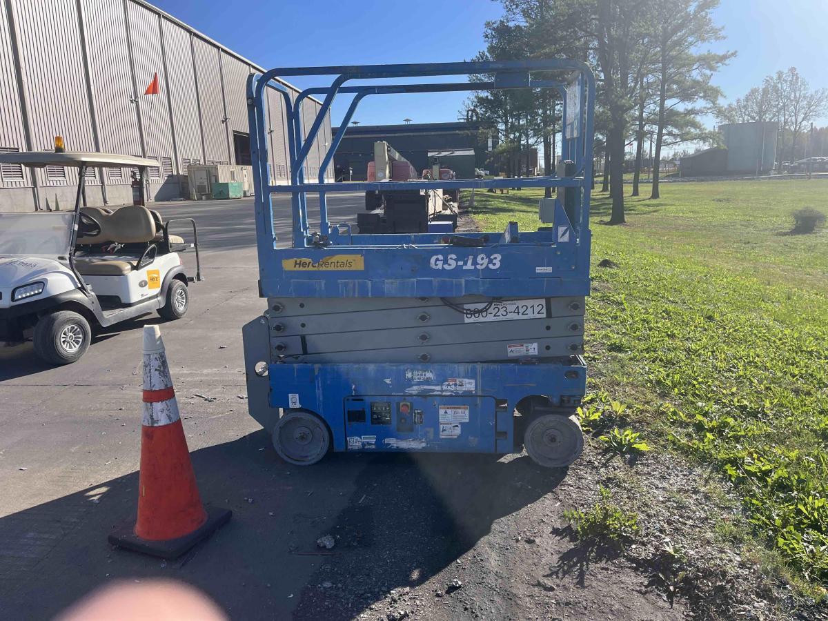 2018 Genie GS-1930