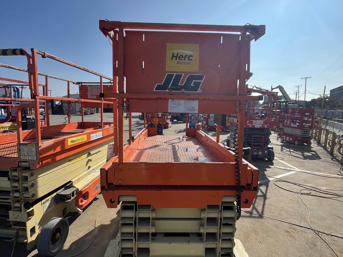 2018 JLG 3246ES-2