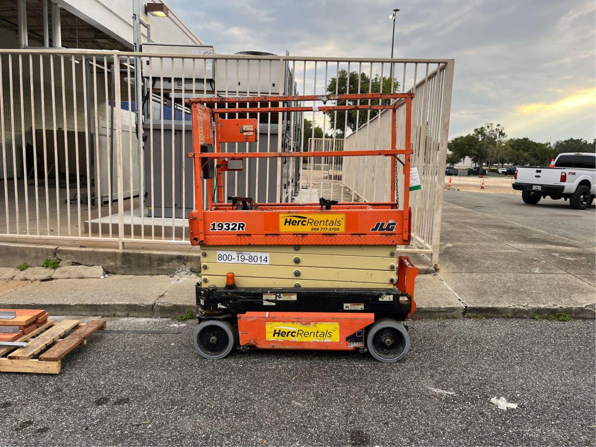 2018 JLG 1932R
