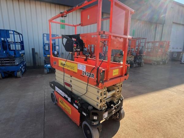 2018 JLG 1932R