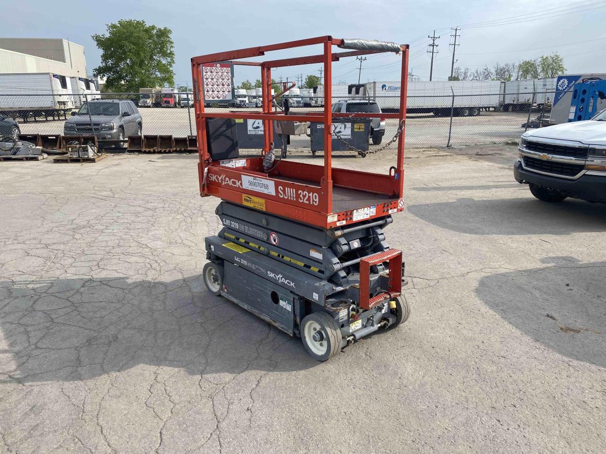 2013 Skyjack SJ3219