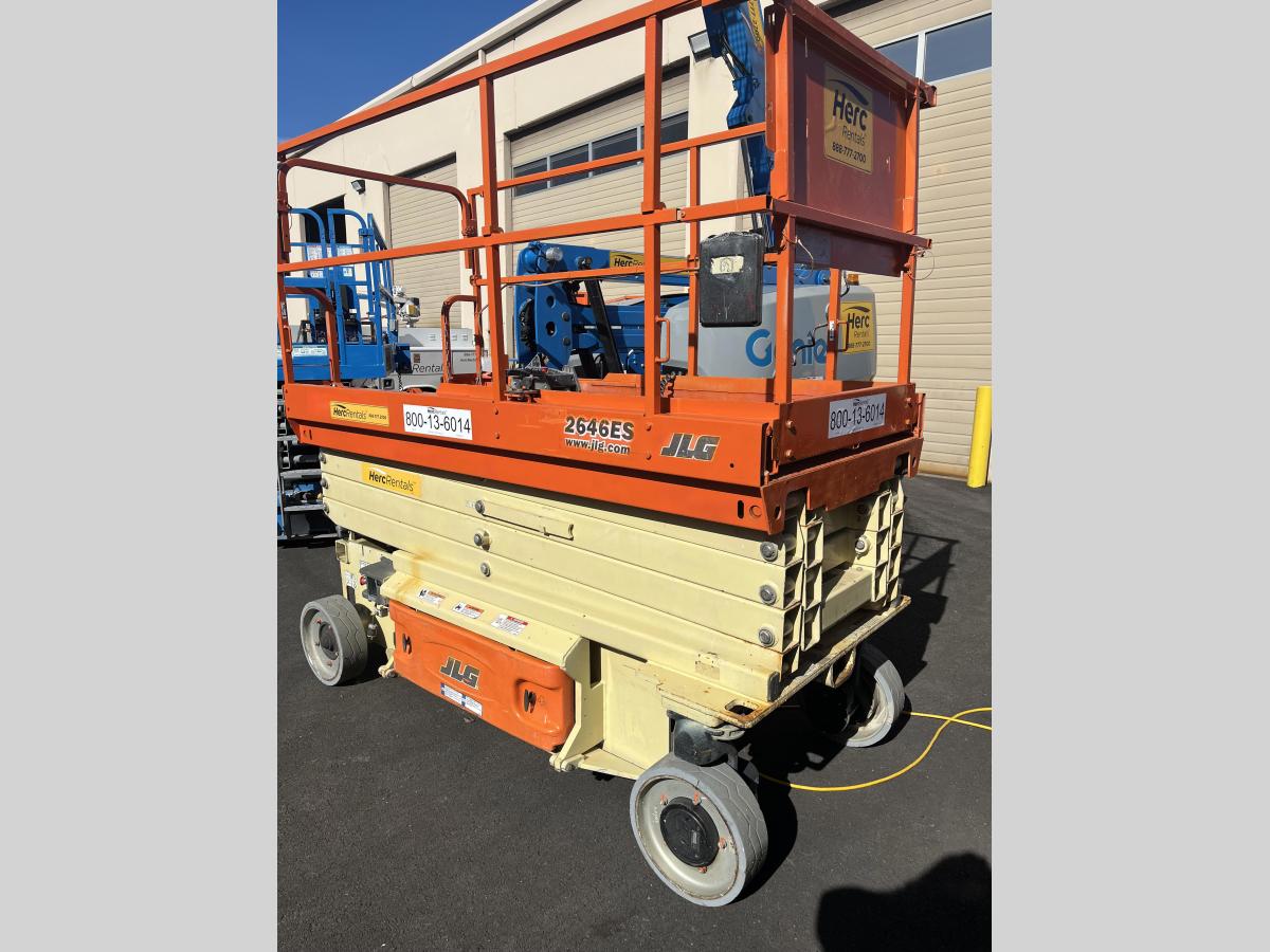 2017 JLG 2646ES