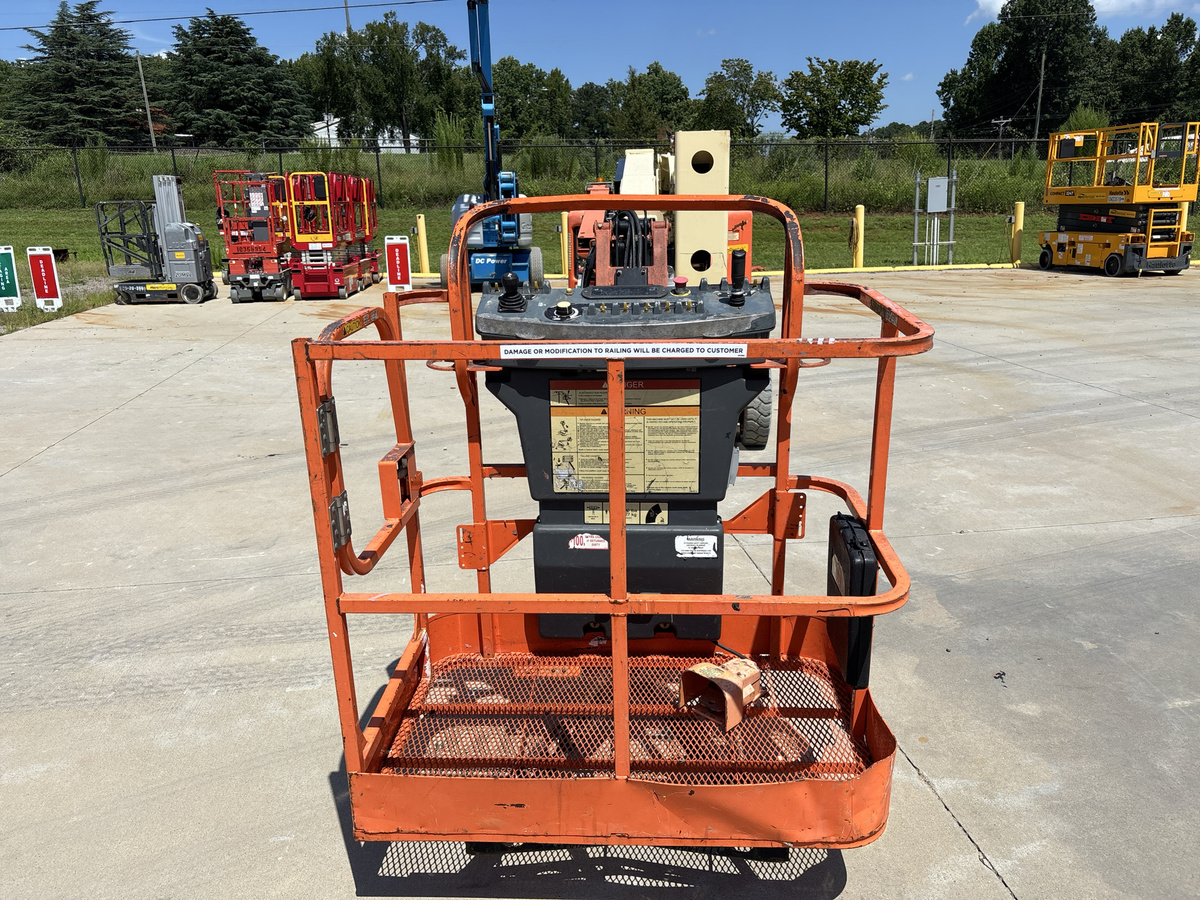 2015 JLG E400AJPN-5