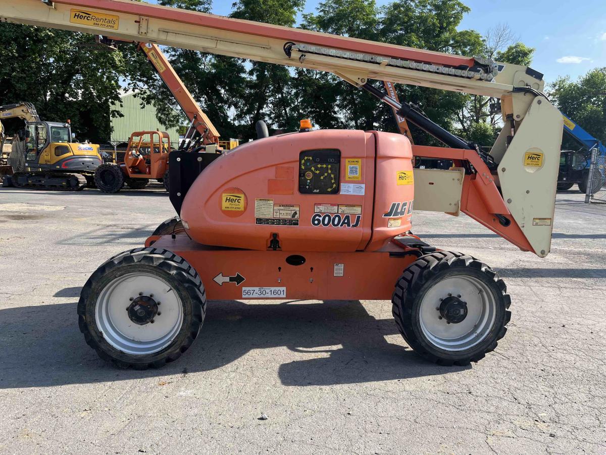 2014 JLG 600AJ