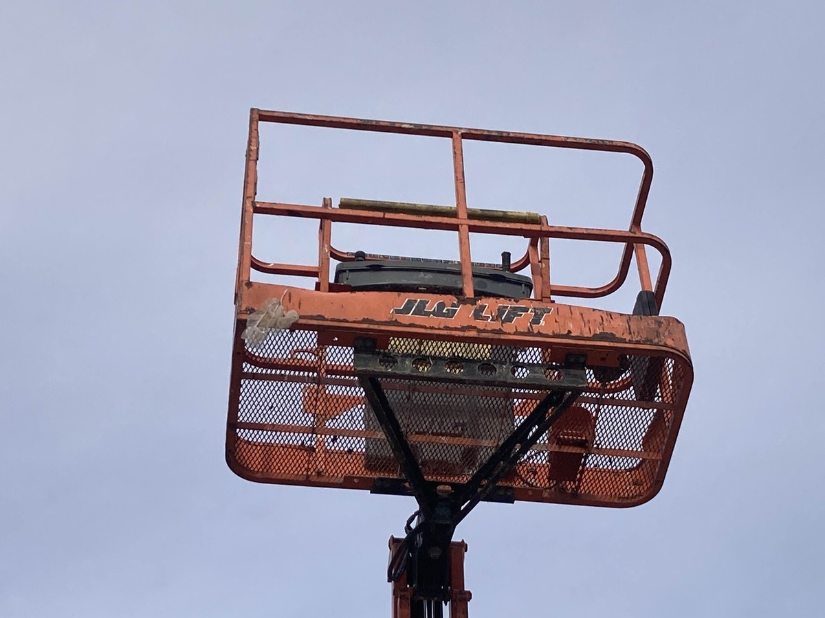 2016 JLG E450AJ-7
