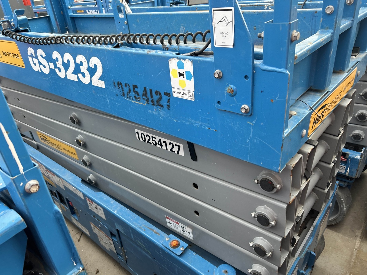 2018 Genie GS-3232-2