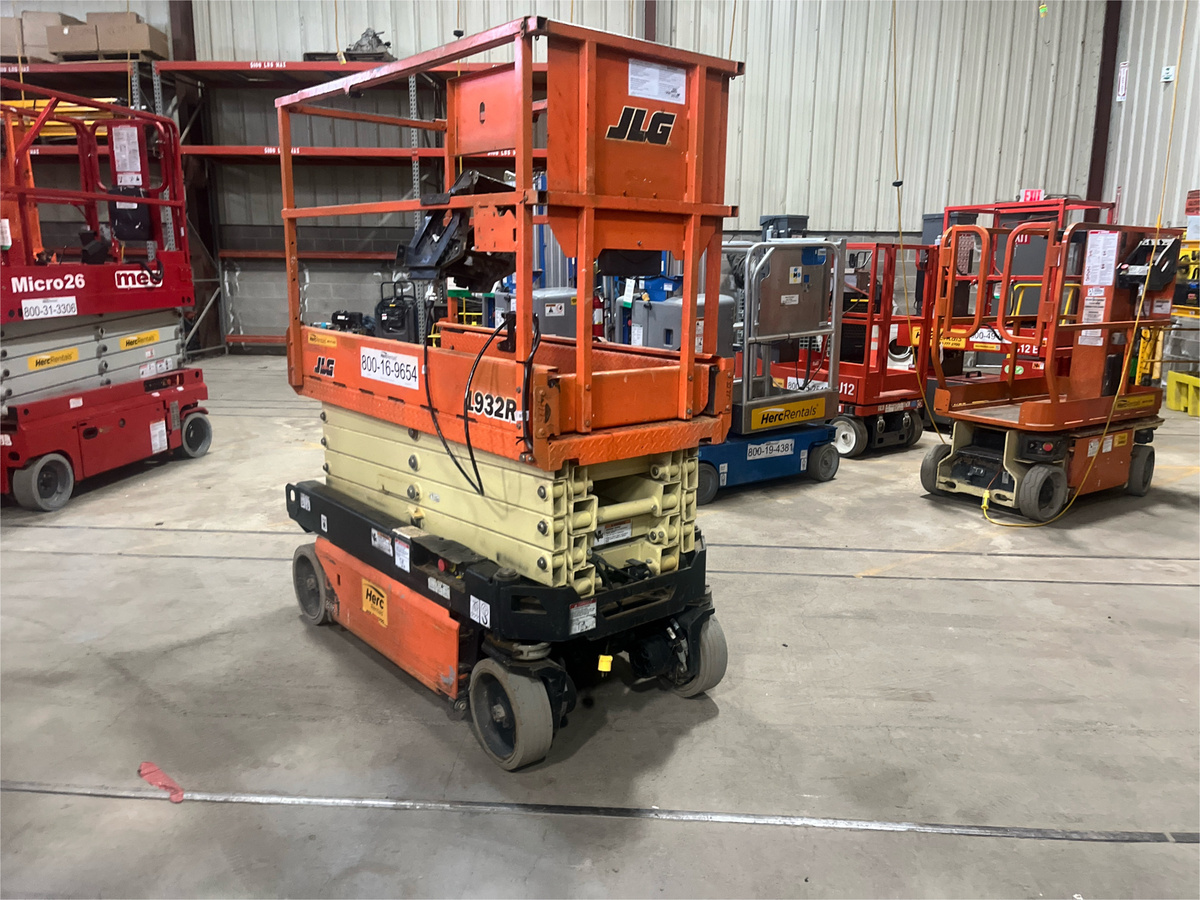 2017 JLG 1932R