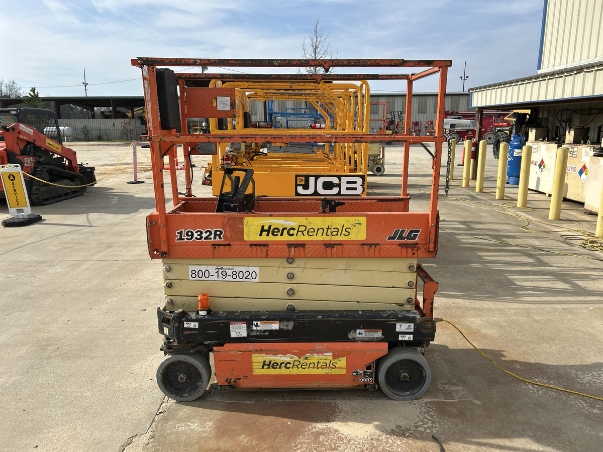 2018 JLG 1932R