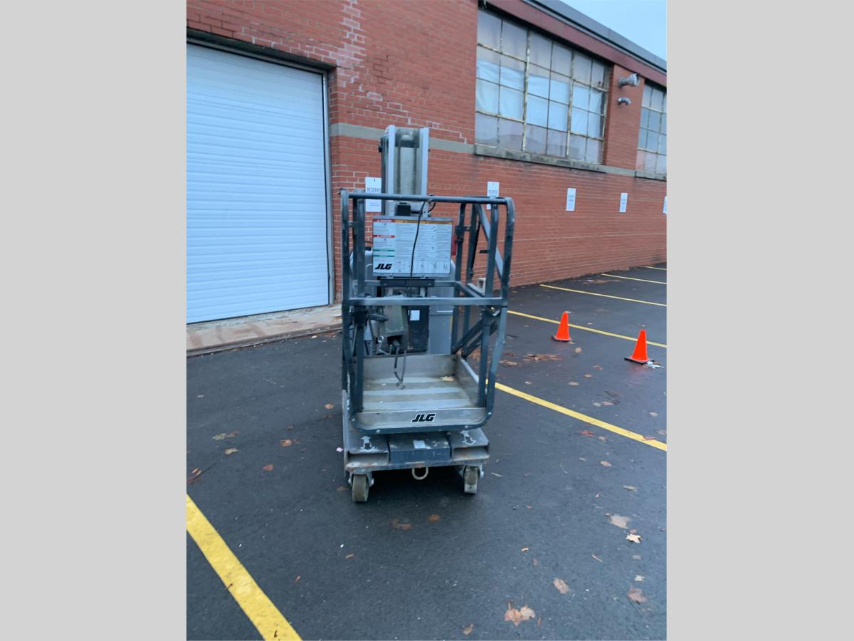 2016 JLG 20MVL