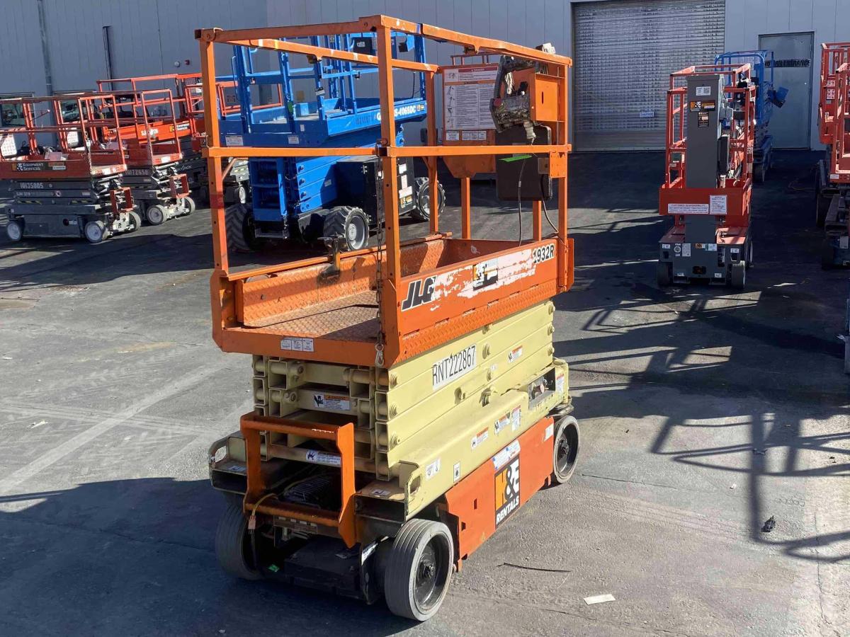 2017 JLG 1932R