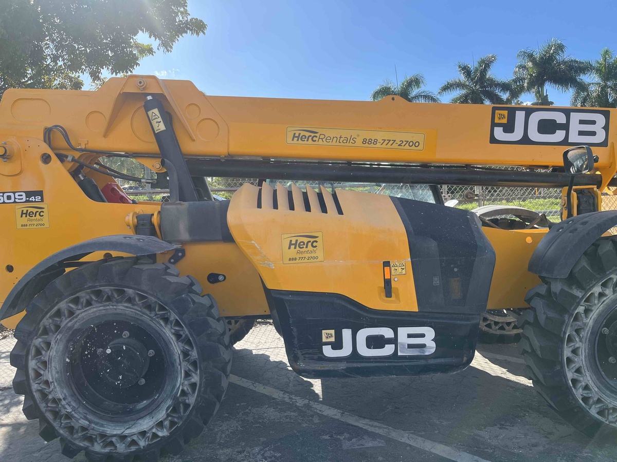 2022 JCB 509-42-3