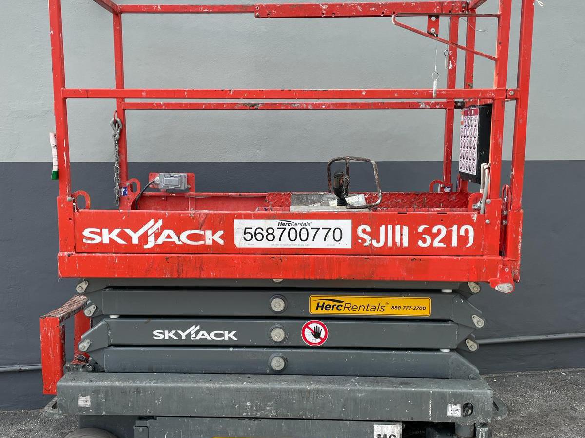 2017 Skyjack SJ3219