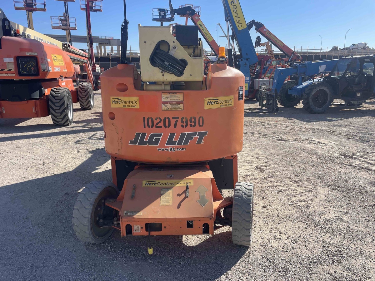 2017 JLG E400AJPN-3