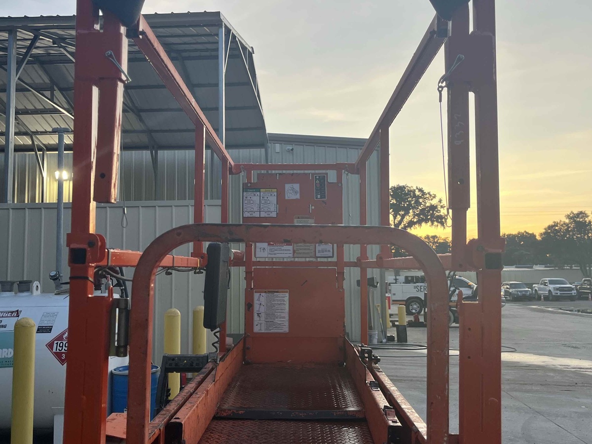 2018 JLG 2632ES-9