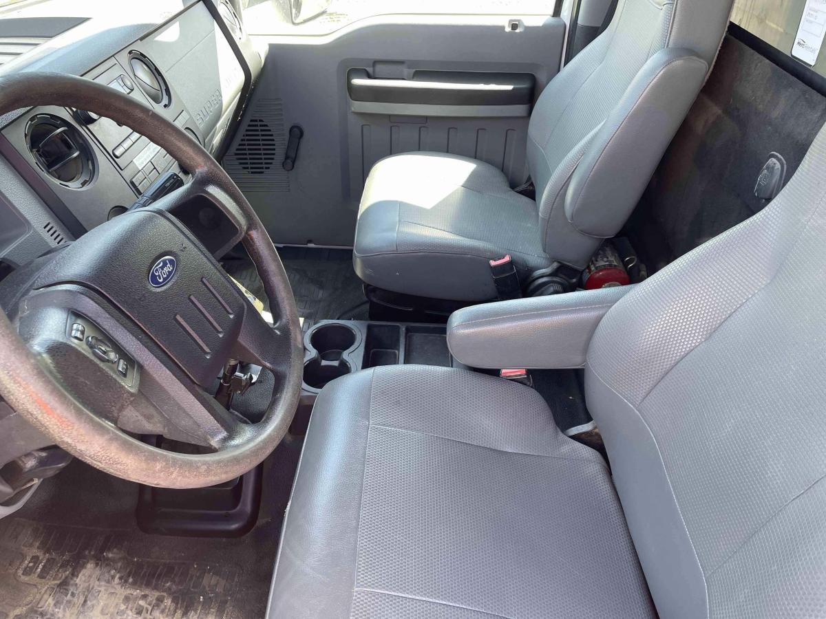 2017 Ford F750-5