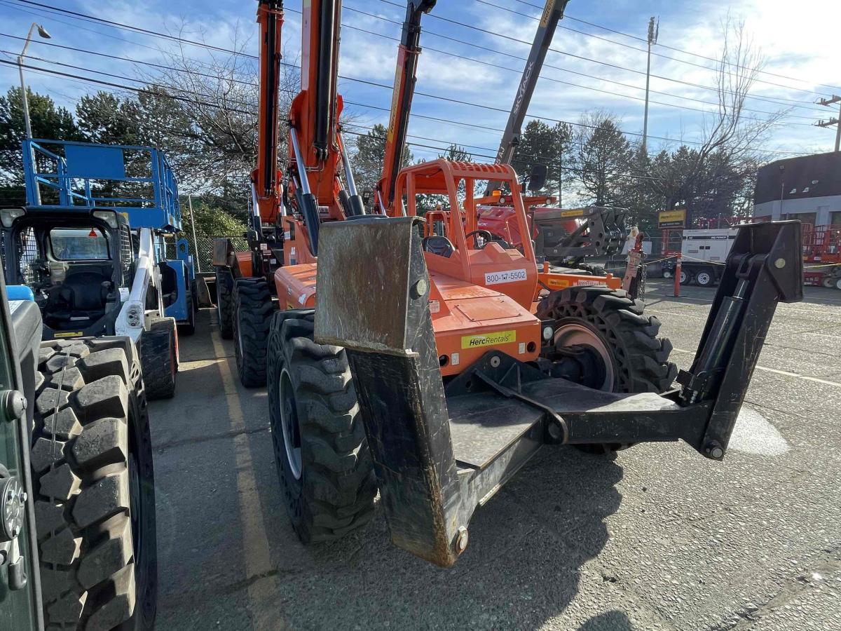 2017 SkyTrak 10054