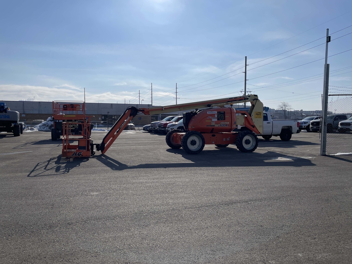 2018 JLG 600AJ